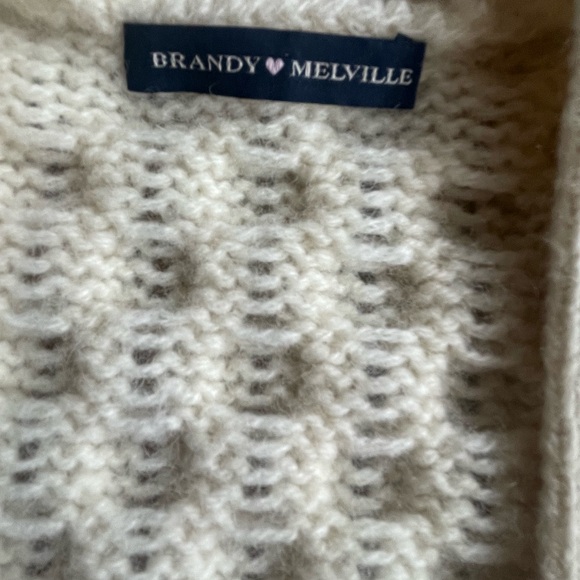 Brandy Melville Ivory Knit Sweater - Picture 3 of 4